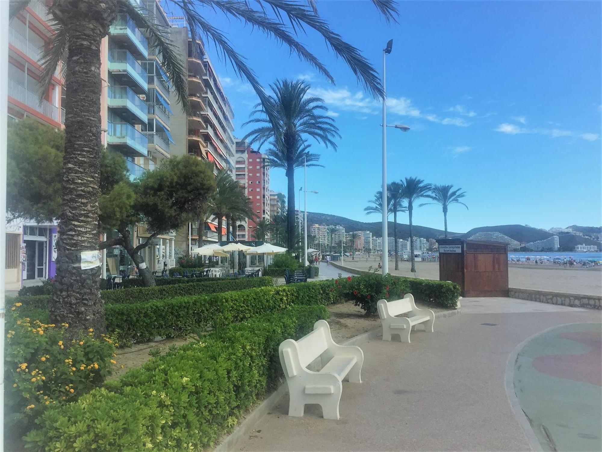 Beachfront And Cozy Apartment Кульера Экстерьер фото